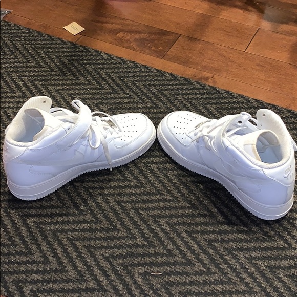 Used Air Force 1 size 8.5 - Picture 6 of 7
